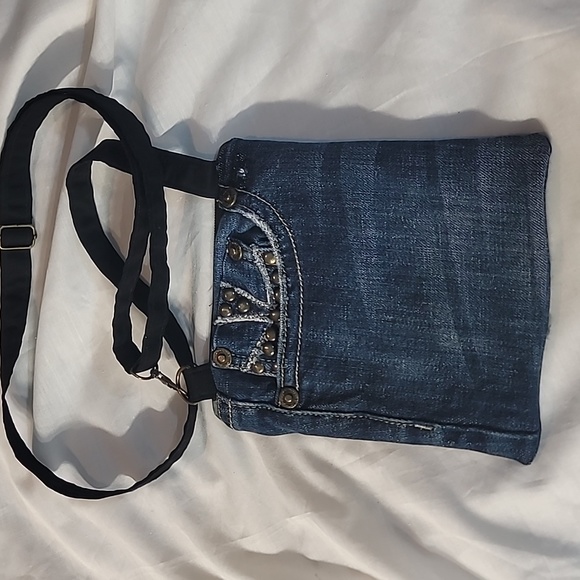 Handmade denim cross body purse from upcycled jeans - Picture 2 of 4